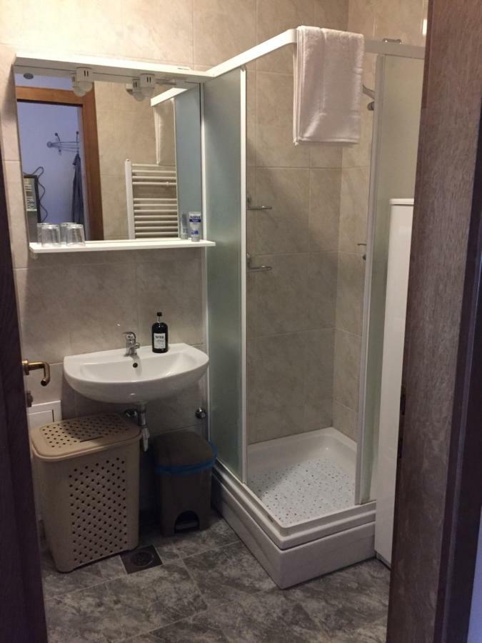 Studio Apartman Lara *** Осиек Екстериор снимка